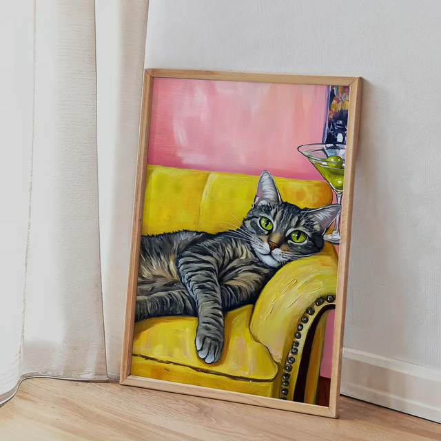 Modernes Paper Poster mit bunter Tabby-Katze und Martini-Motiv in Multicolour - Bild 1
