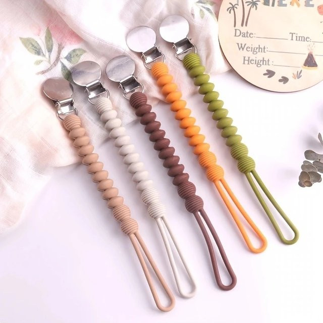 BPA-freier Baby Schnuller Clip aus Silikon in Orange als Anti-Drop Kette für dein Baby Zubehör - Bild 1