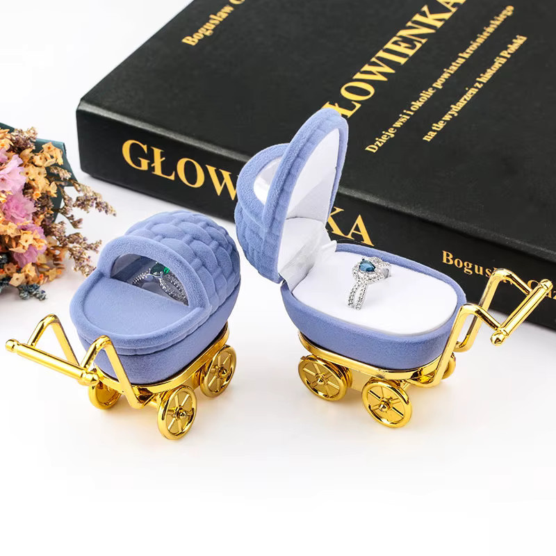 QIAO Schmuckschatulle aus Samt in Shell-Blue für Eheringe, Ohrringe, Halsketten und Armbänder - Bild 2