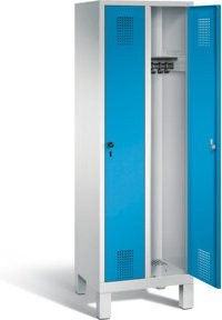 C+P Garderobenschrank Evolo aus Stahl mit Lichtblauer Front und Lichtgrauem Korpus, H x B x T: 185 x 61 x 50 cm - Bild 1