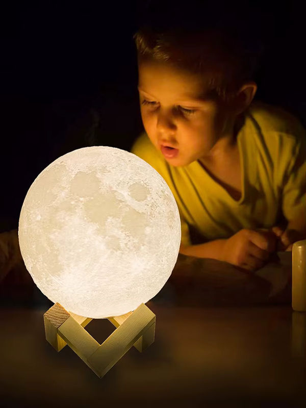 DOUWENXI 3D LED Mondlampe als Nachtlicht mit Touch-Funktion für Kinderzimmer und Schlafzimmer - Bild 7