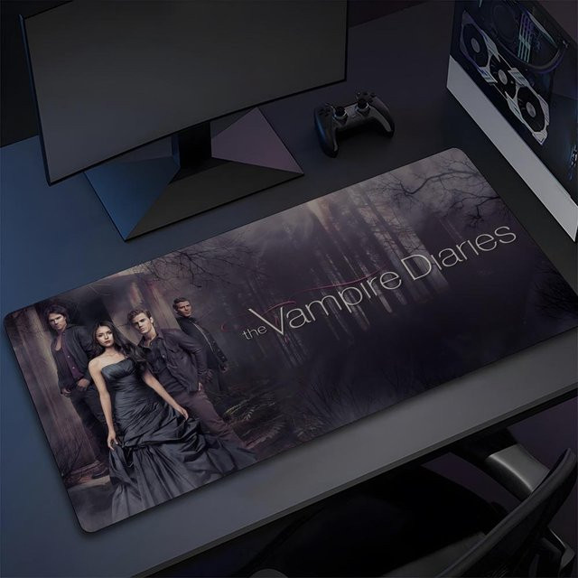 The Vampire D-Diaries Waschbares Mauspad aus Naturkautschuk, Multicolour, B: 90 cm x T: 40 cm - Bild 1