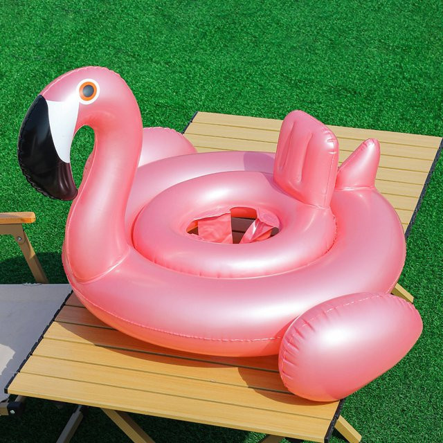 Aufblasbarer Flamingo Schwimmring in Pink und Weiß mit Rückenstütze und Flügel-Luftkissen für den Pool - Bild 1