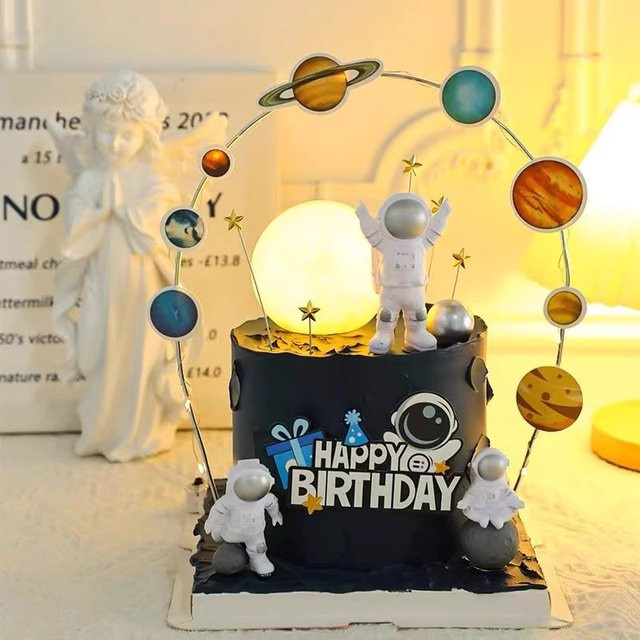 Ataozhekou Astronaut Kuchen Topper Weltraum Dekoration für Geburtstag und Baby Shower in Mehrfarbig - Bild 1