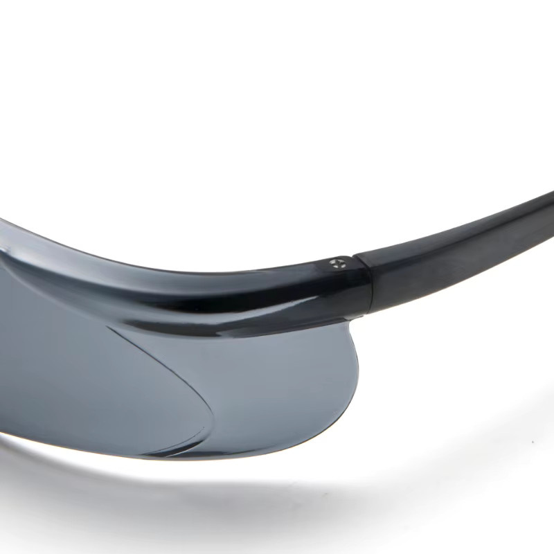 Universelle Spritzschutzbrille als Augenschutz für Industrie, Arbeit und Fahrradfahren mit winddichtem Design - Bild 2