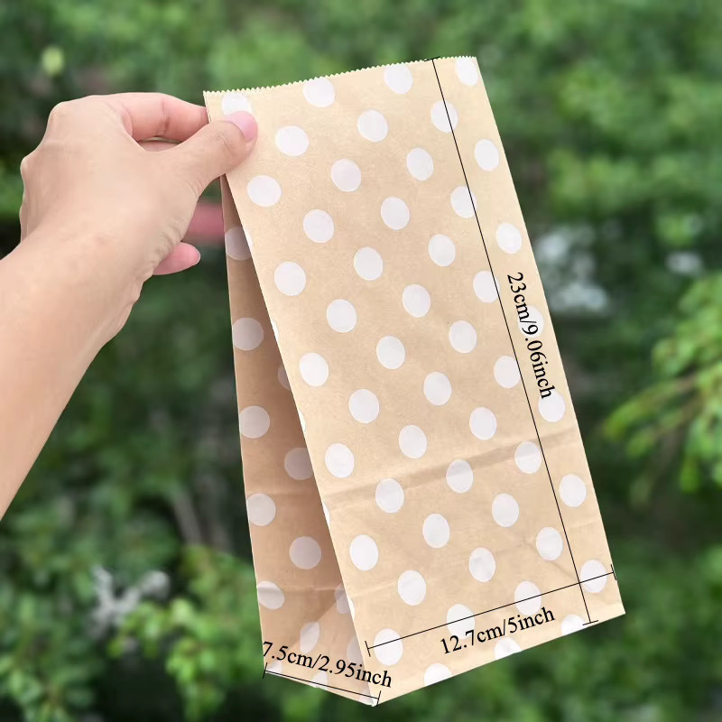 20 Stück braune Kraftpapiertüten mit gepunktetem und diagonalem Streifen-Design und flachem Boden für Partygeschenke - Bild 2