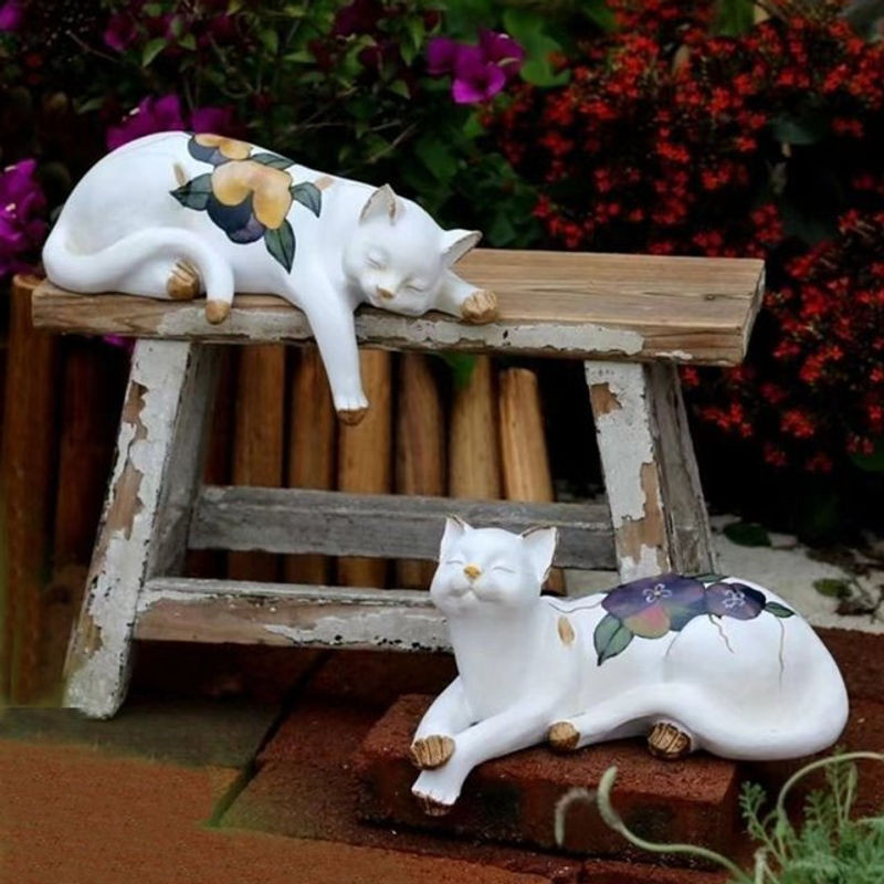 Schlafende Katze Gartenstatue aus Kunstharz in Weiß für deine Außen-Dekoration - Bild 1