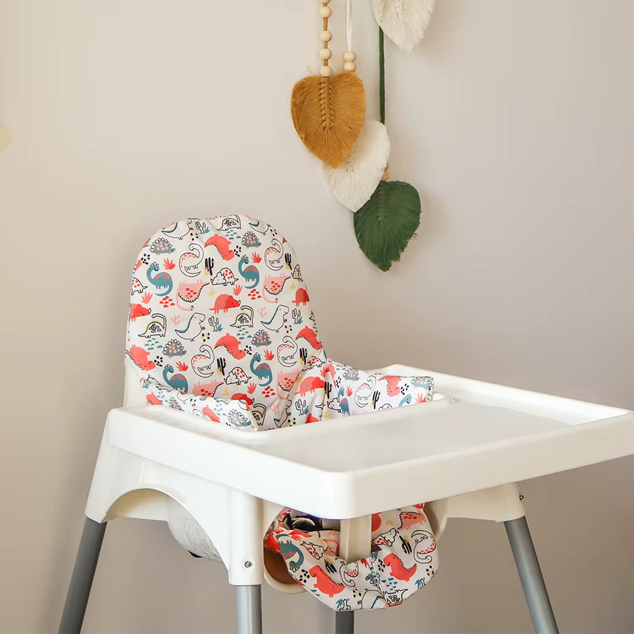 Waschbare und faltbare Baby Hochstuhl Abdeckung mit Bär und Dinosaurier Motiv als weiche Sitzbezüge für den Fütterstuhl - Bild 2