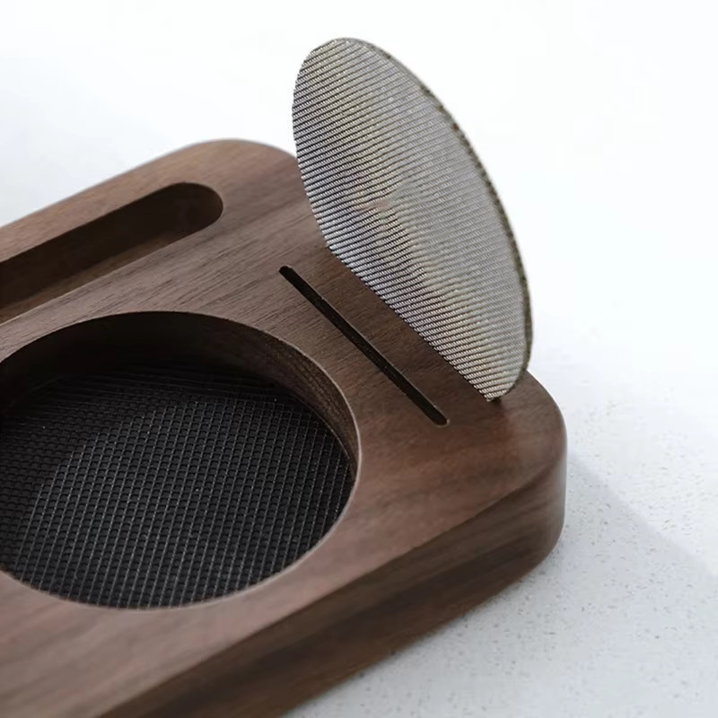 JUSTINLAU Kaffee Tamper Station aus Holz in Braun mit Pinsel und Siebträger Halter für 51mm, 53mm oder 58mm - Bild 4