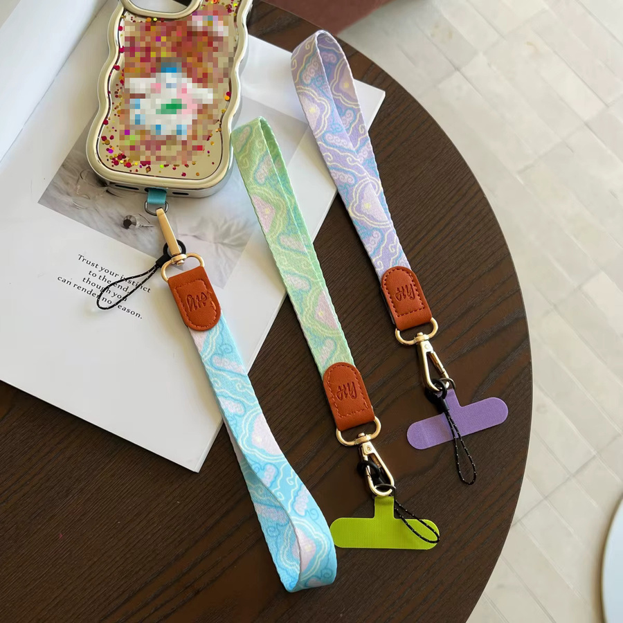 Personalisierte Trend Handy Lanyard mit breitem Seil und Charme als Anti-Verlust Handgelenk Strap für dein Smartphone in Blau und Multicolour - Bild 3