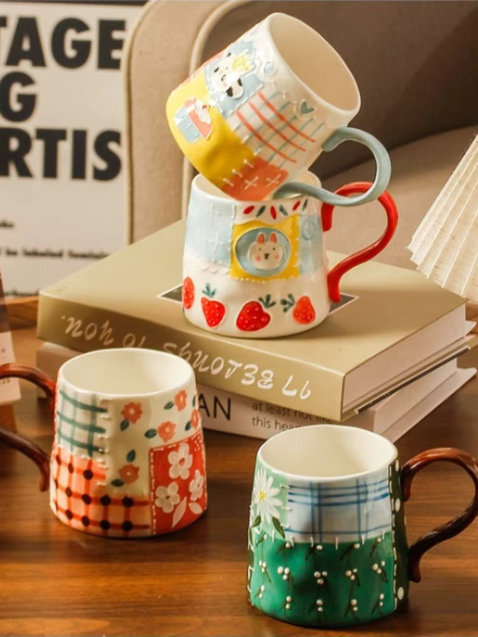 JUSTINLAU Handgezeichnete Keramiktasse mit Waldmotiv in Blau und Multicolour mit Textur und Nischendesign - Bild 4