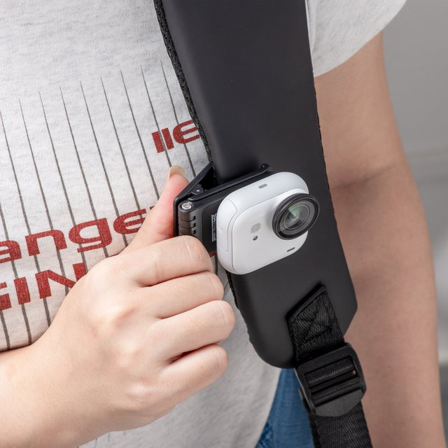Magnetischer Rucksack-Halterungsständer und Schwenkclip mit Schnellverschluss als Hut-Halterungsadapter für Insta360 Go Ultra - Bild 1