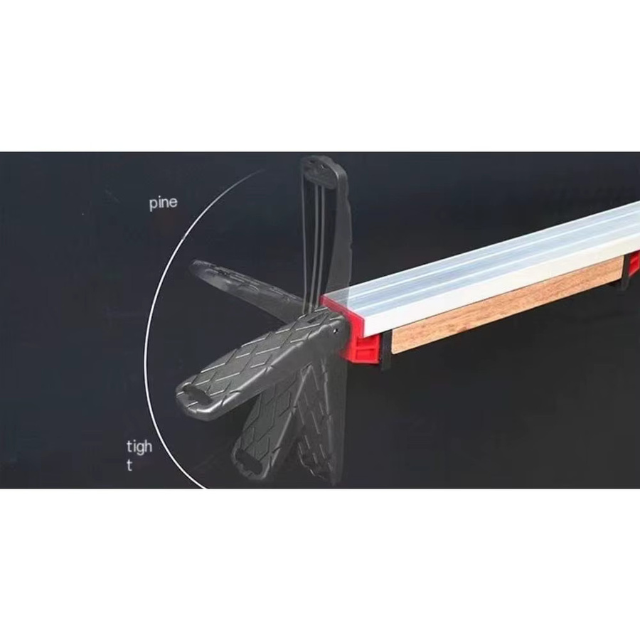 Professionelle Kantenklemme für elektrische Kreissägen als Befestigungsclip und Schneidehilfe für die Holzbearbeitung - Bild 4