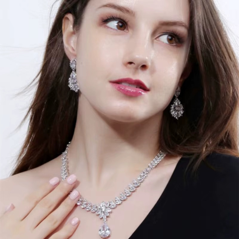 CC Schmuck-Set, Halskette und Ohrringe, Weiß, Edelstein, Damen - Bild 2