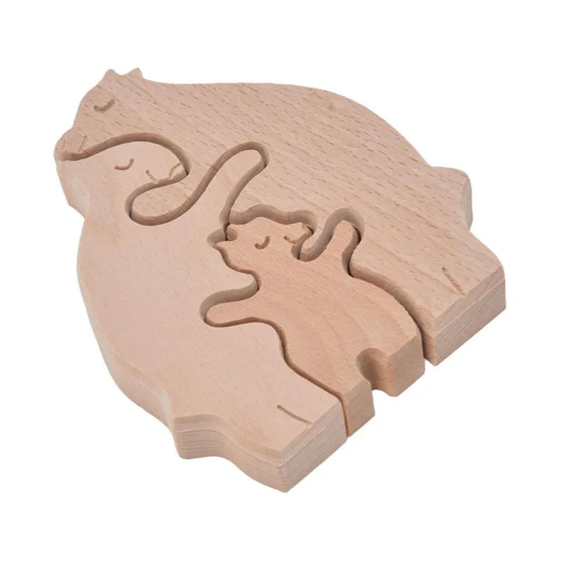 Handgefertigtes Holzornament OutsideWorld Kaninchenfamilie in Beige im skandinavischen Design - Bild 1