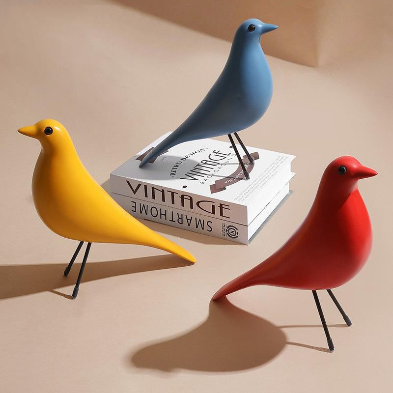 Nordische Vogelornamente als moderne Tischdekoration in Schwarz und Weiß aus Harz und Kunststoff - Bild 1