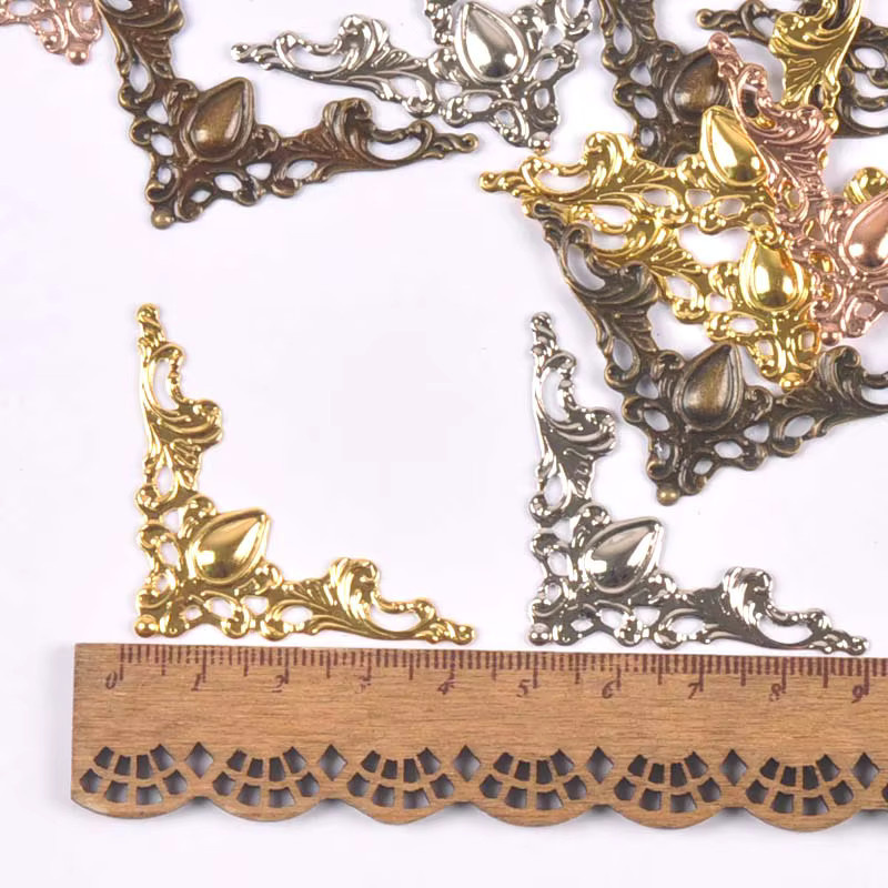 20 Stück Metall Bücher Ecken Protektoren in Silber, Gold und Bronze für Scrapbooking und DIY Handwerk, B/T: 40 x 40 mm - Bild 2