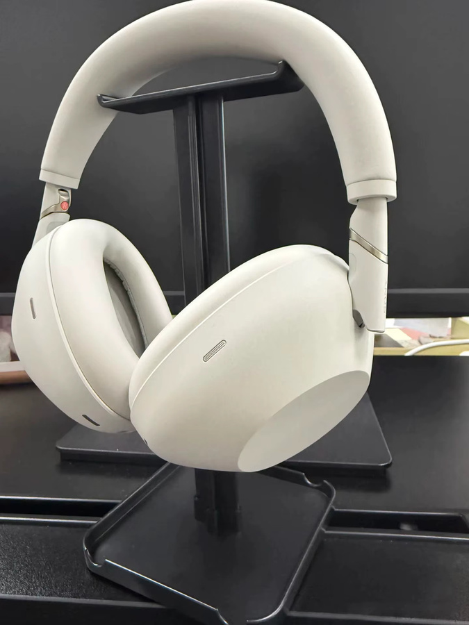 Sony WH-1000XM6 Kabelloser Kopfhörer mit Geräuschunterdrückung in Silber oder Weiß - Bild 4