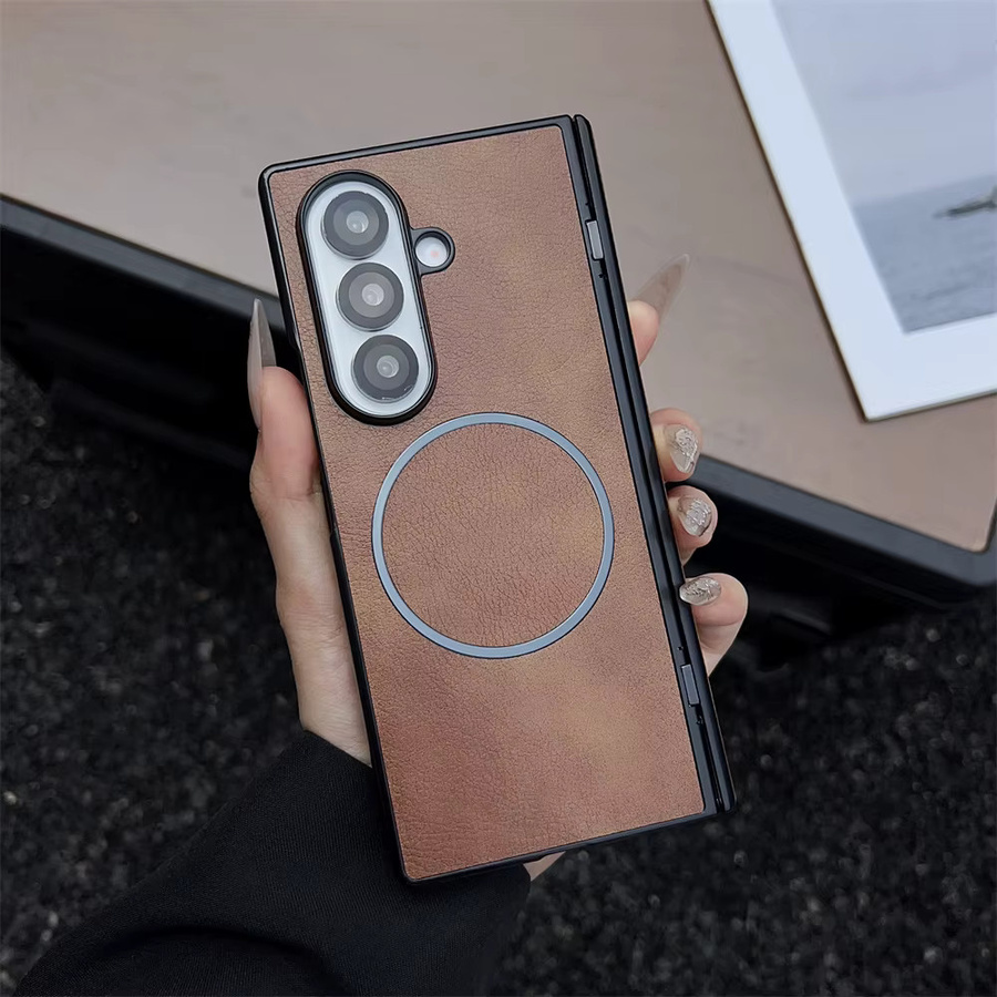 Luxuriöse magnetische Leder-Handyhülle für Samsung Galaxy Z Fold 7 6 5 4 3 mit Scharnierschutz und kabellosem Laden in Schwarz oder Braun - Bild 1