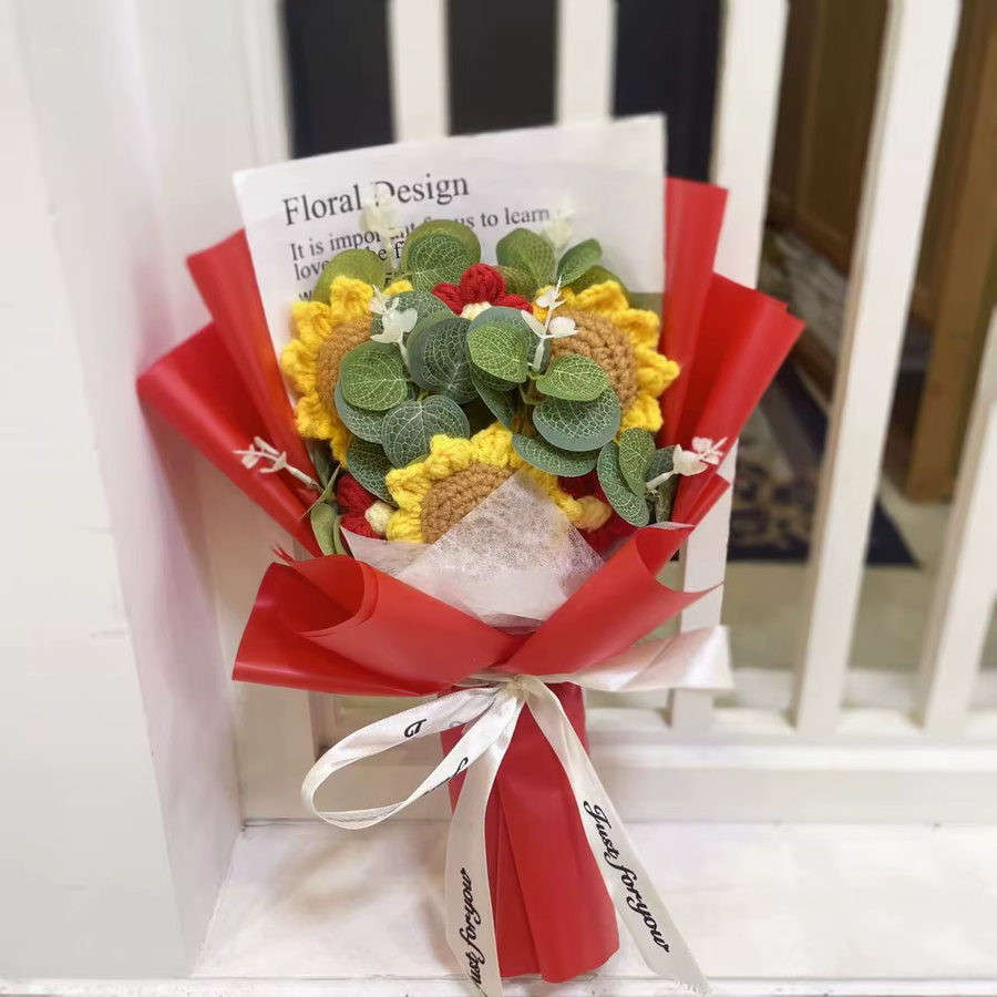 Gestrickter Blumenstrauß mit gelben Sonnenblumen aus Wolle von hemeng - Bild 2