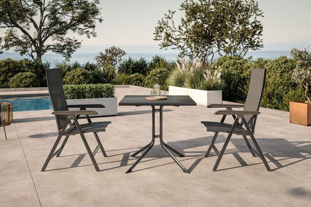 Kettler Boulevard Basic Plus Garten-Essgruppe aus Aluminium und Textilene in Anthrazit mit Klapptisch und 2 Klappstühlen, Tischbreite: 80 cm - Bild 1