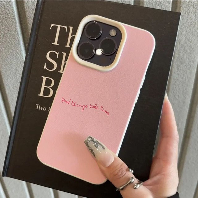 Schutzhülle aus TPU mit englischem Muster für Apple iPhone 11 bis iPhone 17 Pro Max Serie in Rosa und Beige - Bild 1