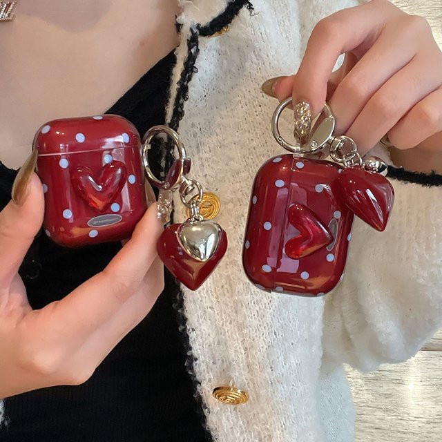 Meetsweet Schutzhülle für AirPods und AirPods Pro mit 3D Red Love Heart Design und Schlüsselanhänger, Farbe: Rot - Bild 1