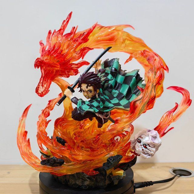 Bandai Demon Slayer Tanjiro Kamado Action Figur mit Feuer Drache Motiv in Multicolor, Höhe: 22,0 cm - Bild 1