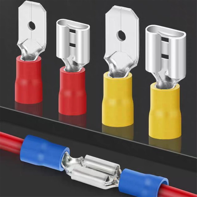 Isolierte Flachstecker-Crimpklemmen Set in Rot und Mehrfarbig für Kabelverbindungen mit 2,8 mm, 4,8 mm und 6,3 mm - Bild 1