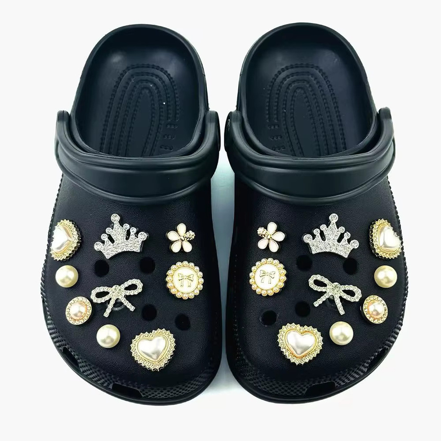 FHLDING Schuhcharms-Set, 18-teilig, Diamanten, herzförmige Schleifen, Kronen, Perlen - Bild 3