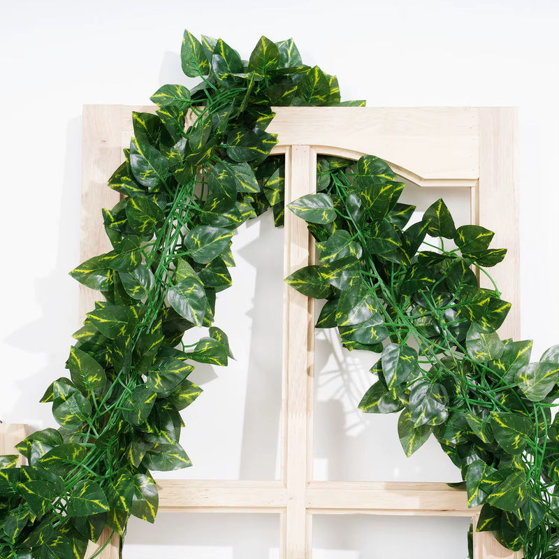 Uflower Künstliche hängende Weinblätter in Grün, 210 cm Dekopflanze aus Textil und Rattan für Hochzeit und DIY-Dekoration - Bild 2