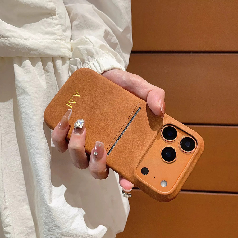 YLUOYI Personalisiertes Vintage-Kartenetui aus Kunstleder für iPhone 17 16 15 14 13 Pro Max mit individuellem Namen und Heißgoldfolienprägung in Gold, Grau oder Braun - Bild 2