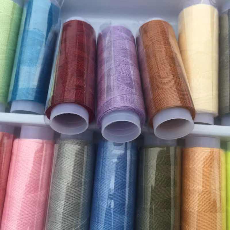 NOTIONSLAND Stickgarn-Set mit 39 Farben für Stickerei, Quilten und zum Hand- sowie Maschinennähen, Multicolour - Bild 4