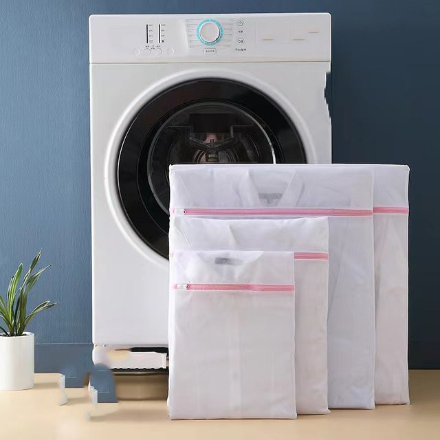 Wäschebeutel Set in Weiß als Schutzbeutel für Unterwäsche, BHs und Daunenjacken zur Vermeidung von Verformung in der Waschmaschine - Bild 1