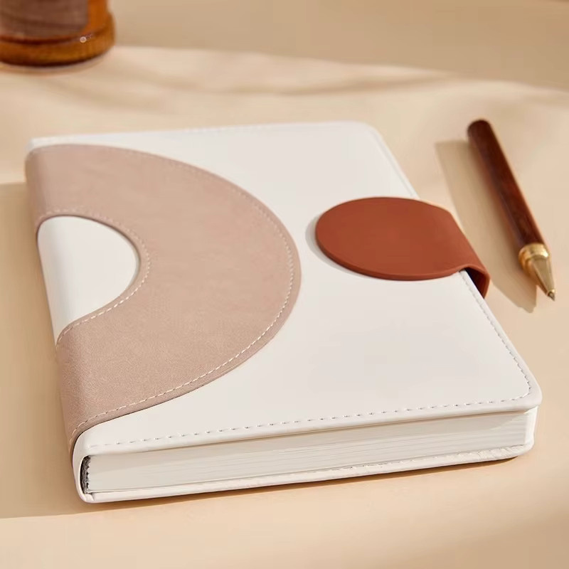 A5 Business Notebook mit Hardcover aus Kunstleder in Braun und Weiß - Bild 2