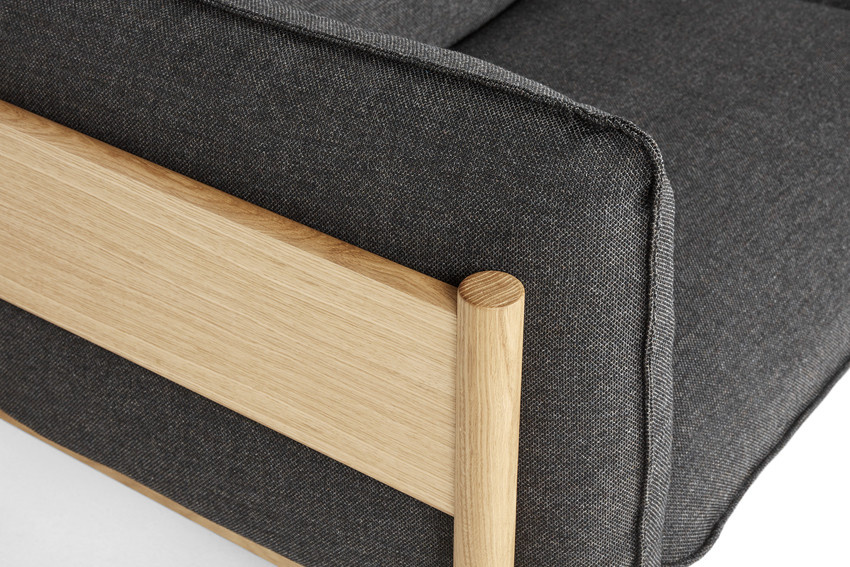 HAY Arbour 3-Sitzer Sofa in Braun mit Holzgestell und inklusive Kissen - Bild 4