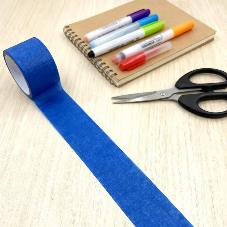 Blaues Maler-Masking-Tape aus Papier für saubere Kanten und Trimm an Wänden und Decken - Bild 3