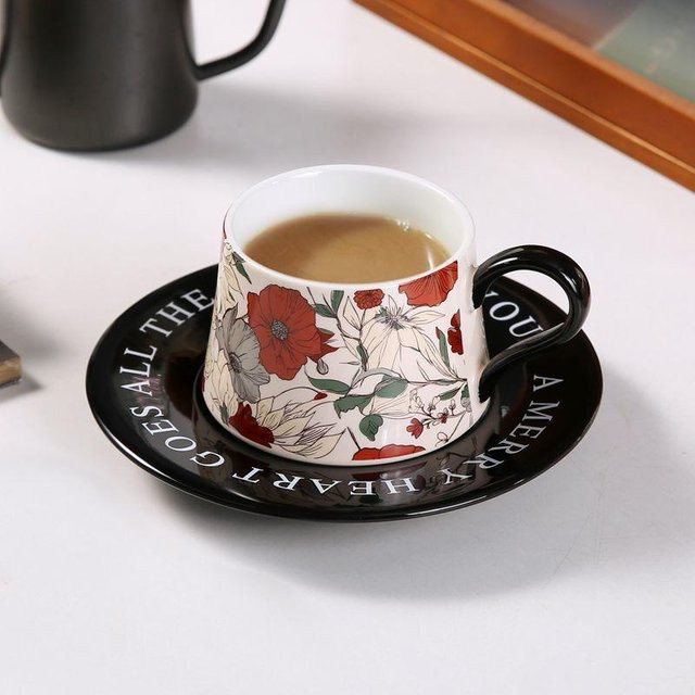 Kaffeetassen-Set mit Untertasse aus Keramik mit Kamelien-Blumenmuster, Mehrfarbig, 260 ml - Bild 1