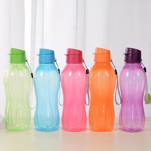 Fantia Sport Wasserflasche aus Kunststoff in Blau mit 900 ml Volumen und Tragegriff - Bild 1