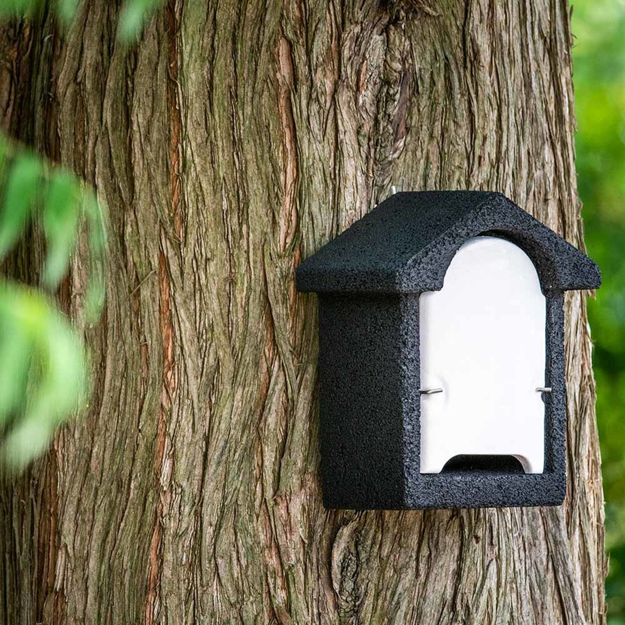 Fledermauskasten Harlech von CJ Wildlife aus Beton in Schwarz und Weiß - Bild 2