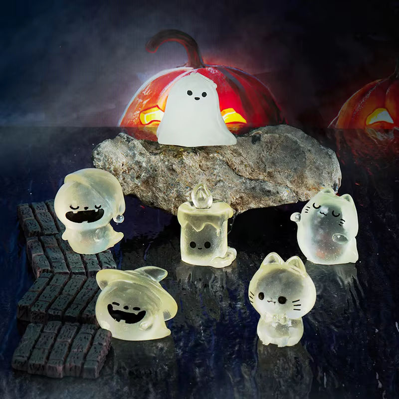 Leuchtendes Halloween Mini Ornament Set mit Fledermaus, Kürbis, Skelett und Geist in Mehrfarbig für Puppenhaus und Desktop Dekoration aus Kunststoff - Bild 2