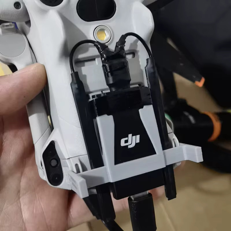 DJI Mini 4 Pro Zubehör: Zellulares 4G-Modul der zweiten Generation mit festem Clip, Datenkabel und Antennenhalterung - Bild 3