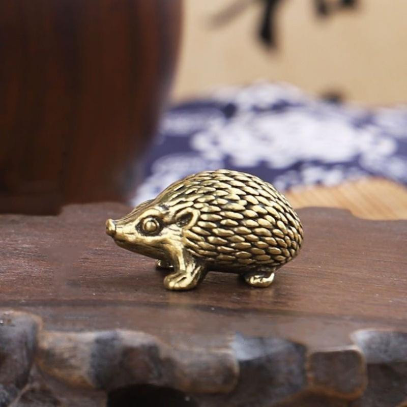Yiran Furniture Igel Ornament aus Messing in Gold, Antike Metall Tierfigur für Schreibtisch und Teehaus Deko - Bild 4