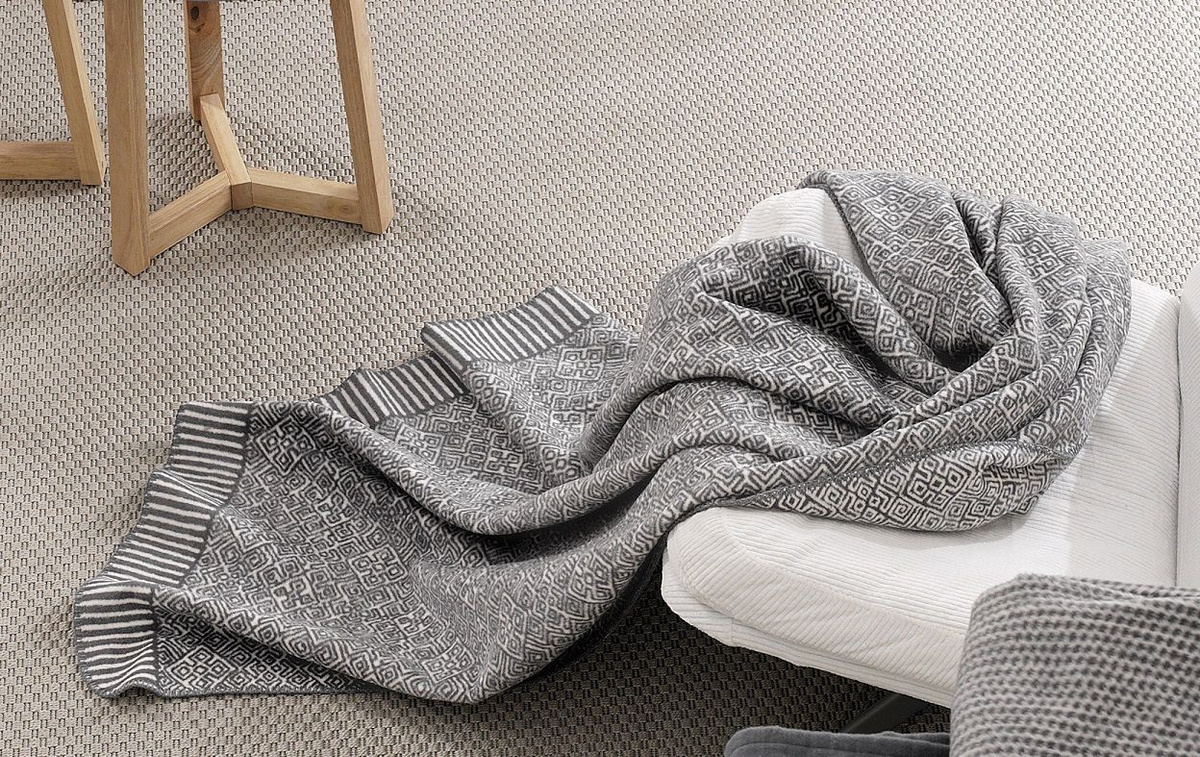 Ibena Jacquard Heimdecke Avignon Wohndecke grau-weiß B/B: 150 x 200 cm - Bild 1