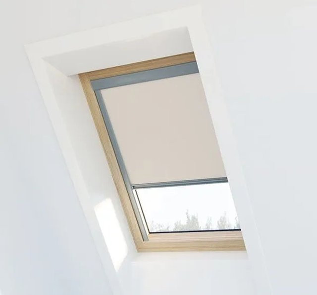 Avosdim Verdunkelungsrollo für Velux C02 in Beige mit thermischer Isolierung - Bild 1