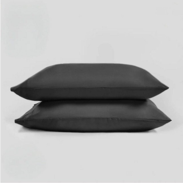 2 Stück EGW Lyocell-Kissenbezüge in Schwarz und Grau, atmungsaktiv und feuchtigkeitsableitend, B/H: 51 x 91 cm - Bild 1