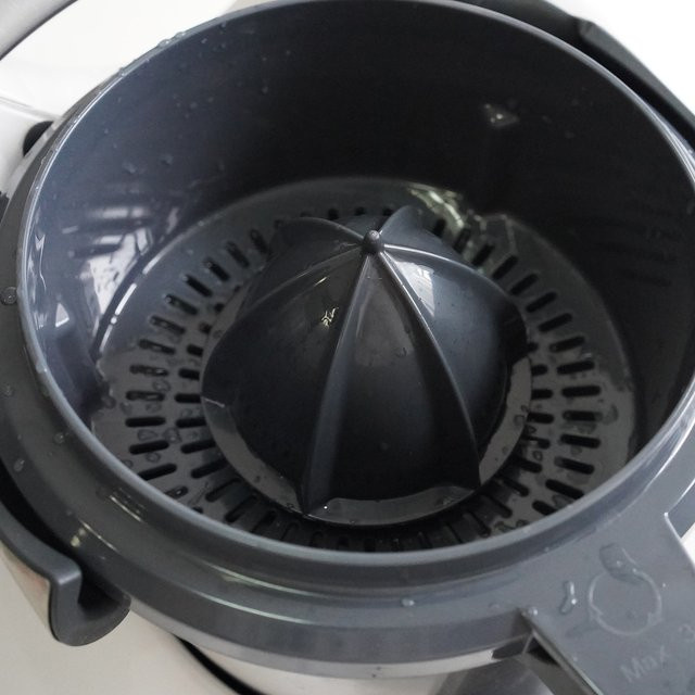 Olevo Entsaftertrennung für Thermomix TM6 und TM5, universelle Zitruspresse zur Orangensaftextraktion als physikalische Presse - Bild 1