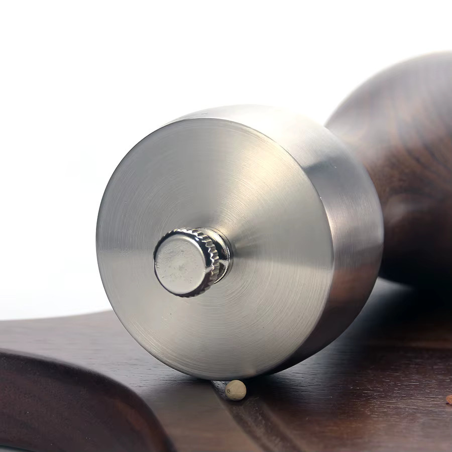 Leeseph Premium Buchen-Pfeffermühle in Braun mit Präzisions-Kohlenstoffstahl-Rotor für Pfefferkörner und Meersalz - Bild 3