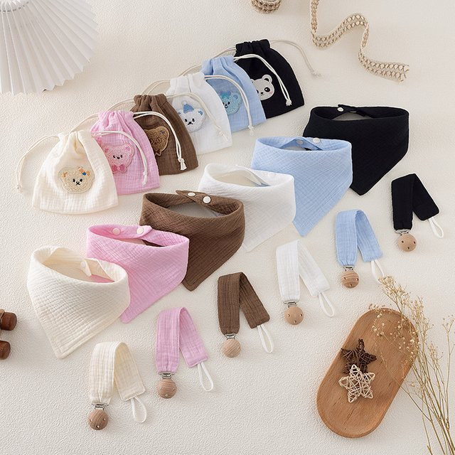 DANIVIVI Baby Lätzchen und Schnuller Clips Set aus Baumwolle, 3-teiliges Set in Braun - Bild 1