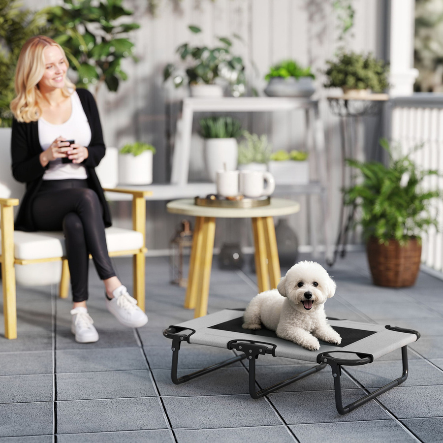 PawHut Erhöhtes Hundebett klappbar für kleine und mittelgroße Hunde, atmungsaktive Hundeliege mit Netzdesign für Outdoor und Garten, Hellgrau, B/T/H: 75 x 51 x 18 cm - Bild 2